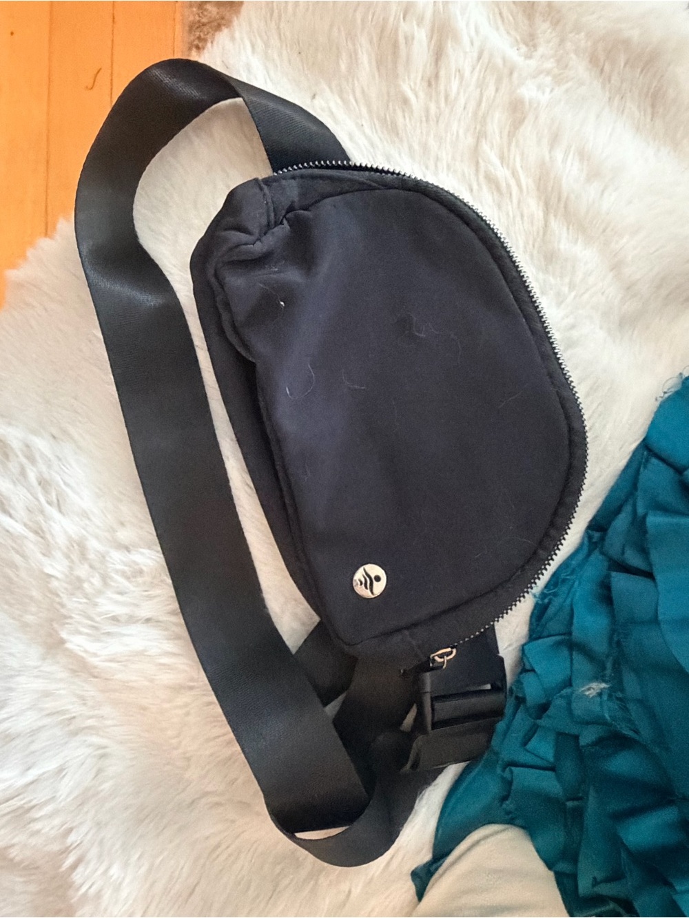 HALARA Black Crossbody Belt Bag
